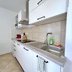 Pintadesol By Interhome Apartamento Čižići