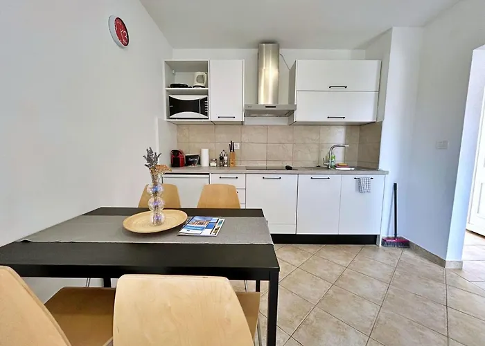 Pintadesol By Interhome Čižići